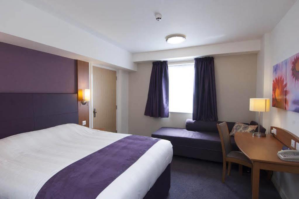 Premier Inn London Twickenham Stadium Экстерьер фото